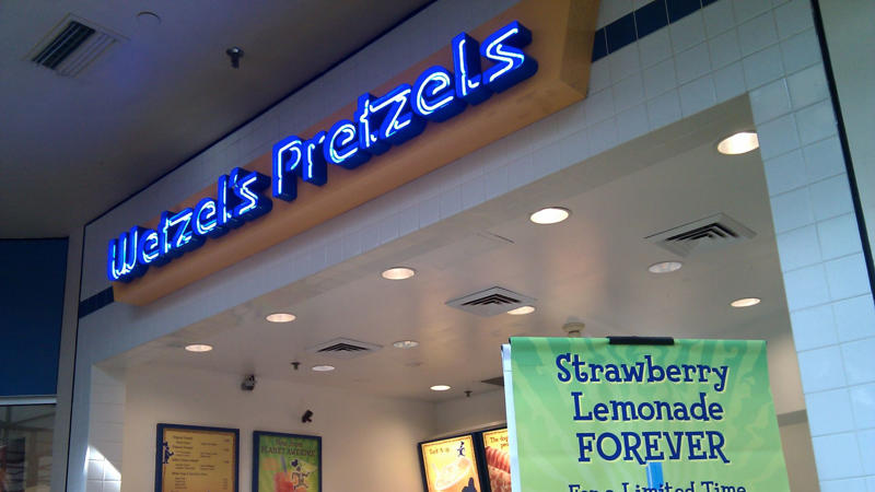 5. Wetzel's Pretzels 1. Orange Julius, 2. Dippin' Dots, 3. Cinnabon, 4. Mrs. Fields Cookies, 5. Wetzel's Pretzels, 6. Sbarro Pizza, 7. Panda Express Orange Chicken, 8. Jamba Juice, 9. Baja Blast, 10. Sarku Japan Teriyaki Plates, 11. Auntie Anne's Pretzels, 12. Hot Dog On A Stick, 13. Johnny Rockets Original Burger, 14. FroYo, 15. Charleys Philly Steaks, 16. Sweet Factory Bulk Candy, 17. Baskin-Robbins Ice Cream, 18. Bubble Tea, 19. Asian Stir-Fries, 20. Subway Sandwiches