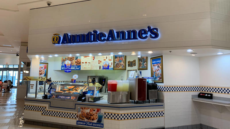 11. Auntie Anne's Pretzels 1. Orange Julius, 2. Dippin' Dots, 3. Cinnabon, 4. Mrs. Fields Cookies, 5. Wetzel's Pretzels, 6. Sbarro Pizza, 7. Panda Express Orange Chicken, 8. Jamba Juice, 9. Baja Blast, 10. Sarku Japan Teriyaki Plates, 11. Auntie Anne's Pretzels, 12. Hot Dog On A Stick, 13. Johnny Rockets Original Burger, 14. FroYo, 15. Charleys Philly Steaks, 16. Sweet Factory Bulk Candy, 17. Baskin-Robbins Ice Cream, 18. Bubble Tea, 19. Asian Stir-Fries, 20. Subway Sandwiches