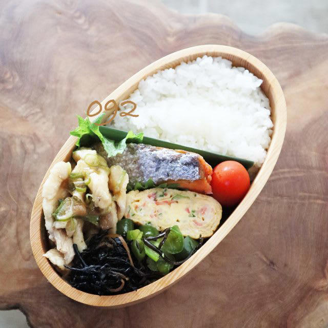 今日の主役は「鶏胸肉」, 【胸肉がぷるぷるやわらか、さっぱり水晶鶏】, 材料・分量（2〜3人分／調理時間：10分）, タラゴンの挿し木（お料理ブログ）※日々ごはんやこどものことなど更新中！, インスタグラム（おいしく楽しい日常を毎日更新中♪）
