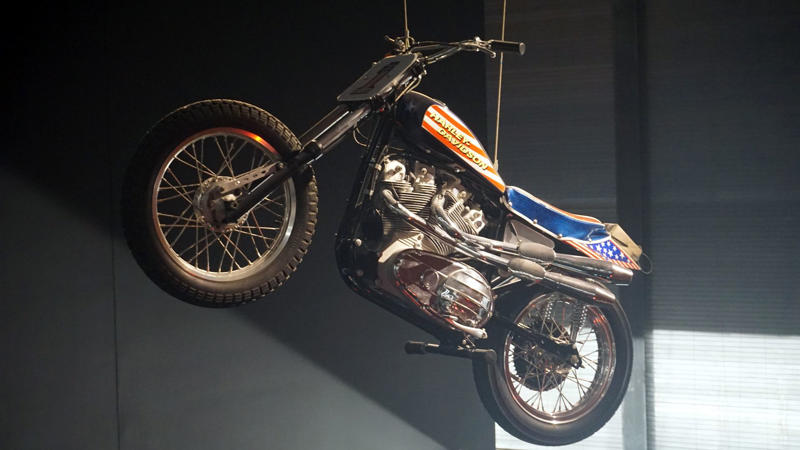 10. Harley-Davidson XR 750 1. Honda Super Cub, 2. Ducati 916, 3. Indian 101 Scout, 4. Brough Superior SS100, 5. Kawasaki Triple, 6. 1932 BMW R32, 7. Royal Enfield Bullet, 8. Confederate R131 Fighter, 9. Harley-Davidson Electra Glide Standard, 10. Harley-Davidson XR 750, 11. Triumph T120 Bonneville, 12. BMW R60/2, 13. FN Four, 14. 1938 Triumph Speed Twin, 15. Vincent Black Shadow, 16. Harley-Davidson WLA, 17. 1974 Ducati 750SS, 18. 1998 Yamaha YZF-R1, 19. Honda GL1100 Gold Wing Interstate, 20. 1940 Indian Chief
