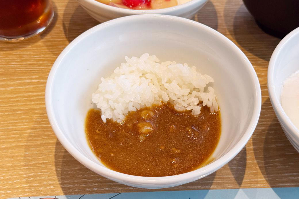 激レア！ジョナサンで3店舗のみ実施中のモーニングビュッフェ, ジョナサン秋葉原駅前店の朝食食べ放題1800円, 充実のドリンクバーも積極的に利用したい, 看板メニューのビーフシチューは洋食店のクオリティ, ちょっと贅沢がそこかしこにちりばめられた、満足ビュッフェ, 選択肢の多さが、満足度につながる, たくさんの人が利用しても気分がいい衛生状態, 店舗数の減少が続くも…ここに来て復活の兆しが？