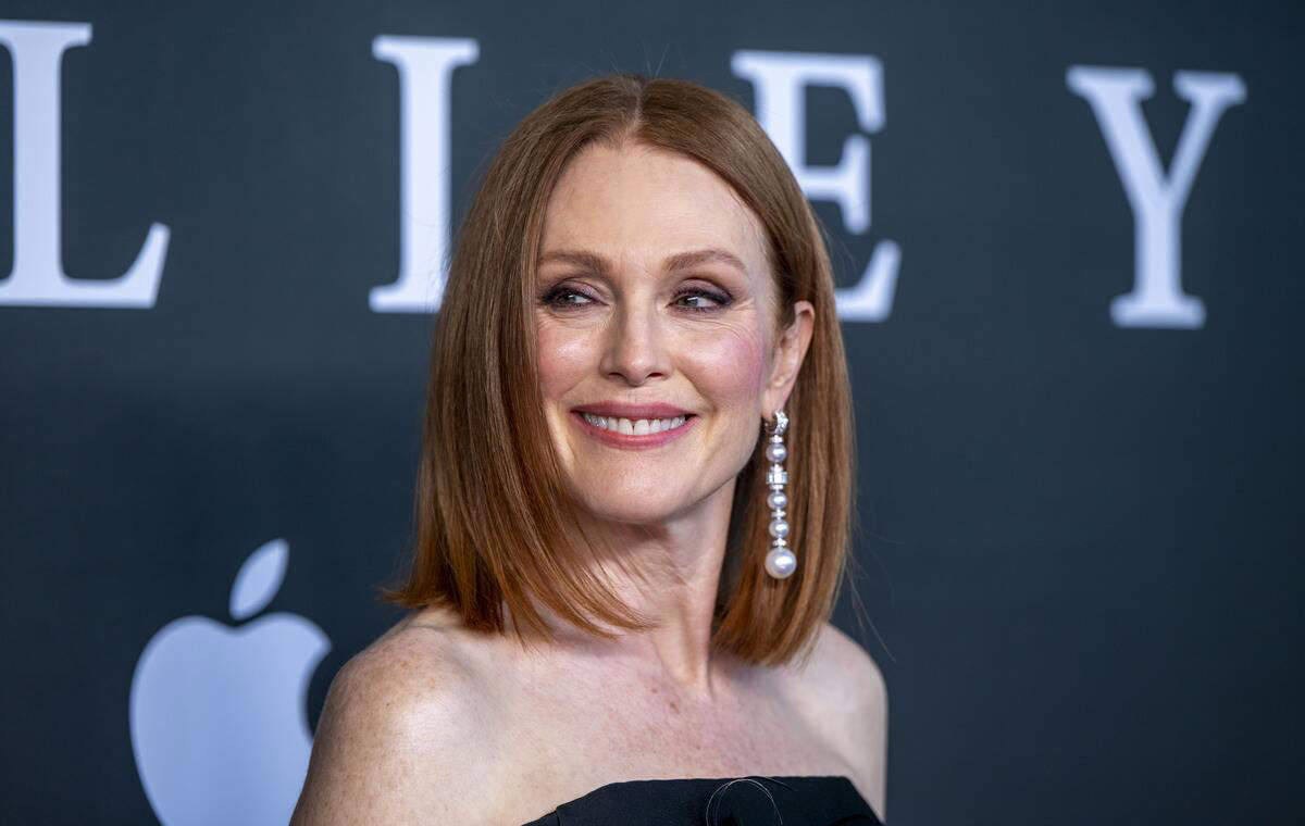 Julianne Moore, Mindy Kaling, Natalie Portman Has A Traditional Hebrew Name, Emma Stone Re-Branded Her Name At The Age Of 16, The Weeknd Ditched His Real Name As A Teenager, Jelena Hadid Goes By Her Childhood Nickname, Gigi, Jamie Foxx Changed His Name For More Stage Time, Ashton Kutcher Joked About His Real Name At An Award Show, Halsey's Stage Name Is After A Street, Spike Lee's Mom Gave Him His Professional Name, Bruno Mar's Didn't Want His Music Type-Cast, Portia de Rossi Opted For A More Exotic Name, Rihanna Is Actually The Singer's Middle Name, Elton John's Original Name Held Bad Memories, Alicia Keys' Real Last Name Is A Two-Parter, Cardi B Is A Childhood Nickname, Miley Cyrus' Name Had A Few Evolutions, Kit Harington Didn't Know His Real Name Until He Was 11, Courtney Love Went Back To Her Birth Name In 2010, Whoopi Goldberg's Stage Name Came From One Of Her Bodily Traits, Tom Cruise Simplified His Name, Reese Witherspoon Has A Very Long Southern Name, Nicki Minaj Never Wanted To Be Called Nicki Minaj, Frank Ocean Wanted His Stage Name To Be Cool