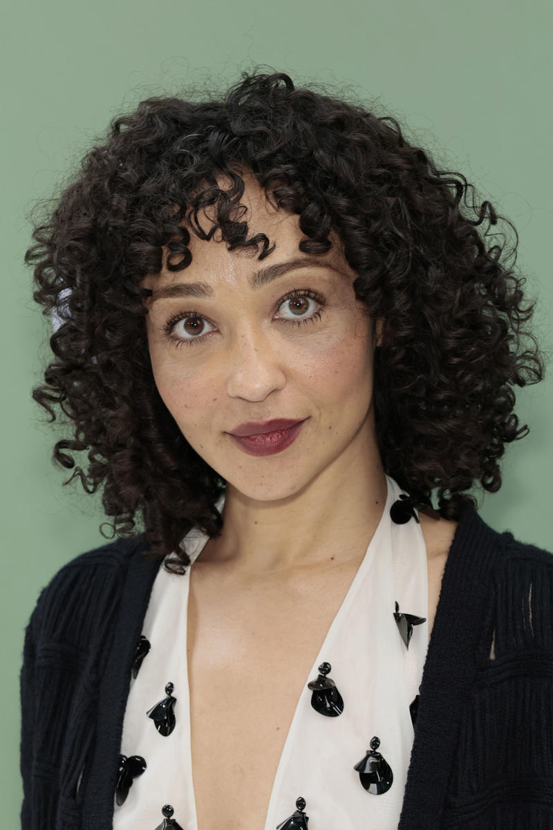 Bouncy Layers Tousled Curls, '70s Flair, Piecey Texture, Choppy Layers, '90s Heartthrob, Defined Coils, Bouncy Layers, Romantic Ringlets, Platinum Waves