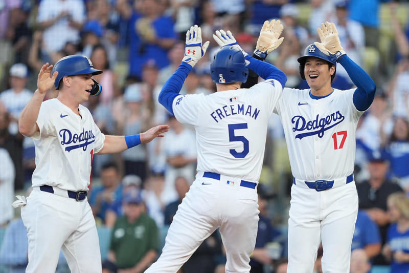 6. Cincinnati Reds: 279, 5. Atlanta Braves: 283, 4. Boston Red Sox: 318, 3. Los Angeles Dodgers: 327, 2. St. Louis Cardinals: 330, 1. New York Yankees: 448