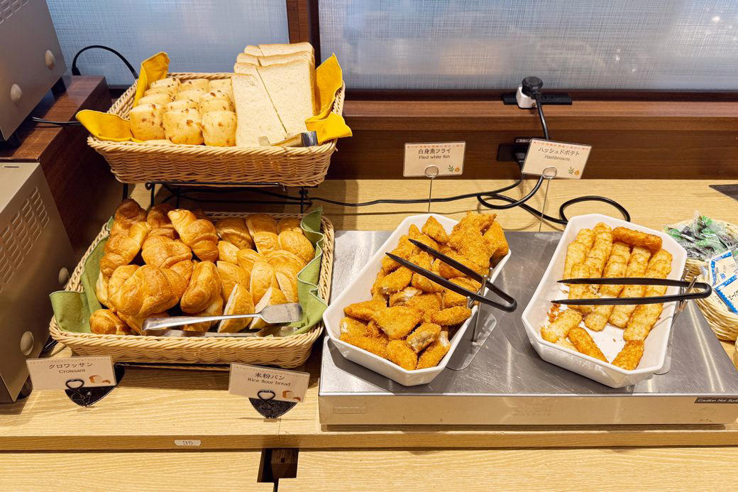 激レア！ジョナサンで3店舗のみ実施中のモーニングビュッフェ, ジョナサン秋葉原駅前店の朝食食べ放題1800円, 充実のドリンクバーも積極的に利用したい, 看板メニューのビーフシチューは洋食店のクオリティ, ちょっと贅沢がそこかしこにちりばめられた、満足ビュッフェ, 選択肢の多さが、満足度につながる, たくさんの人が利用しても気分がいい衛生状態, 店舗数の減少が続くも…ここに来て復活の兆しが？