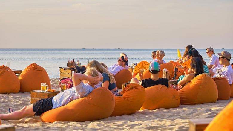 The Pace Of Life Is Slow And Peaceful, The Locals Make You Feel Instantly At Home, It's Easy To Meet Other Travelers, The Expat Scene Is Open And Relaxed, The Nightlife Is Low-Key But Fun, It's Not Overdeveloped, But There's Plenty To Do, You're Surrounded By Nature, The Beaches Are Quiet, And The Sunsets Are Stunning, The Dry Season Is Long, It Doesn't Cost A Fortune To Stay In Phú Quốc