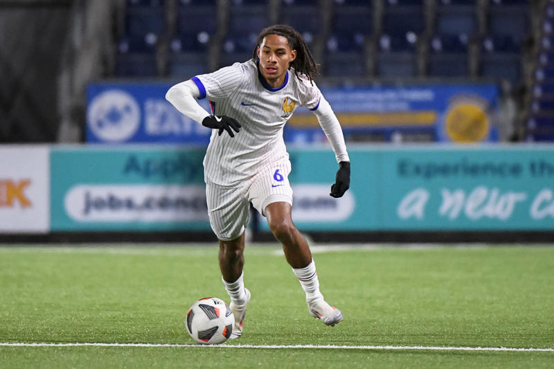 Transfer news, rumours and latest done deals, Viktor Gyokeres tipped to fire goals in Premier League, Archie Brown reveals why he chose Fenerbahce over AC Milan, Leeds face competition in race for Torino goalkeeper, PSG ready to sell trio after Club World Cup final, Juventus eager to sell Argentine forward, Mathis Amougou leaves Chelsea for Strasbourg, Gyokeres adamant he is one of the best strikers in Europe, Eberechi Eze absent from Crystal Palace kit launch, Jordan Henderson set for shock return to Premier League, Madueke to Arsenal imminent, Liverpool want €50m for Konate, Larsen returns to Burnley, Chelsea eye shock move for Donnarumma, Three Premier League clubs ready to bid for Eintracht Frankfurt star, Chelsea set Nicolas Jackson price tag amid Serie A interest, Barcelona line up Marcus Rashford move after failing with two top targets, Jordan Henderson set to join Brentford as free agent, Arsenal agree world record £1m fee with Liverpool for Smith, Gyokeres skips Sporting training, Forest seek legal advice over Spurs' Gibbs-White approach