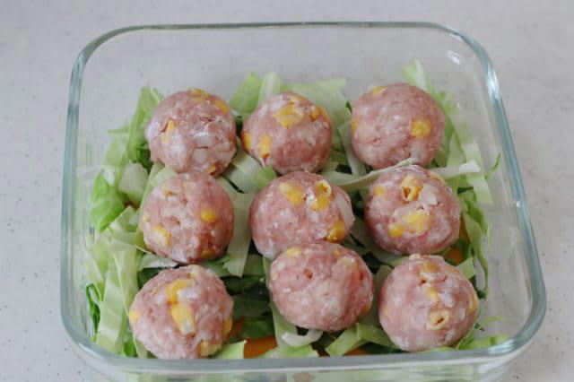 レンジ1回加熱で2品！「レンジでコーン焼売」「野菜の海苔ナムル」2品弁当, レンジでコーン焼売, 野菜の海苔ナムル, 2品弁当の詰め方プロセス, 「心が楽になる2品弁当」のルール