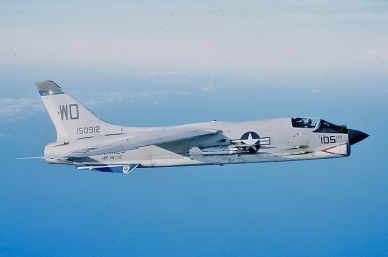 11: Hawker Sea Fury, 10: Douglas A-1 Skyraider, 9: Douglas A-4 Skyhawk, 8: Vought F-8 Crusader, 7: McDonnell Douglas F/A-18 Hornet, 6: McDonnell Douglas F-4 Phantom II, 5: BAe Sea Harrier, 4: Blackburn Buccaneer, 3: Grumman A-6 Intruder, 2: A-3 Skywarrior, 1: Grumman F-14 Tomcat