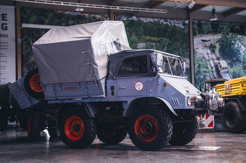 Everybody loves a Unimog., Boehringer Unimog U6 Prototype, Unimog 70200/2010, Unimog U411, Unimog 2010 – Swiss Army, Unimog U416a, Unimog U5023, MB-Trac 1800 Intercooler, Unimog Chassis Cutaway, Unimog U402 – Klosters Fire Department, Brabus Unimog U500, Unimog U1650 Railroad Truck, Mini Unimogs, Unimog - Transformers, Unimog U406, Unimog UGE U530, Unimog U1300 L, Unimog U401, MB-Trac 700, Unimog U425, Unimog U404, Mercedes Zetros, Unimog UHE