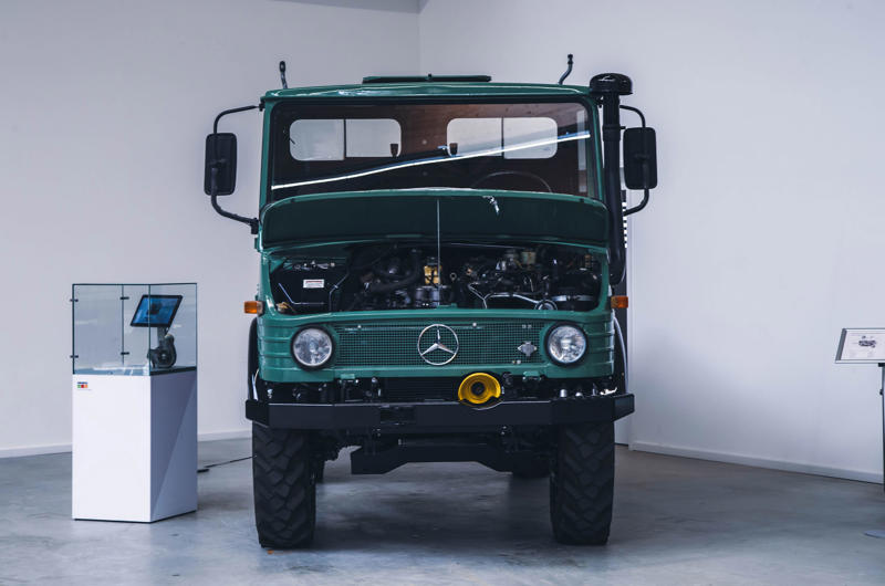 Everybody loves a Unimog., Boehringer Unimog U6 Prototype, Unimog 70200/2010, Unimog U411, Unimog 2010 – Swiss Army, Unimog U416a, Unimog U5023, MB-Trac 1800 Intercooler, Unimog Chassis Cutaway, Unimog U402 – Klosters Fire Department, Brabus Unimog U500, Unimog U1650 Railroad Truck, Mini Unimogs, Unimog - Transformers, Unimog U406, Unimog UGE U530, Unimog U1300 L, Unimog U401, MB-Trac 700, Unimog U425, Unimog U404, Mercedes Zetros, Unimog UHE