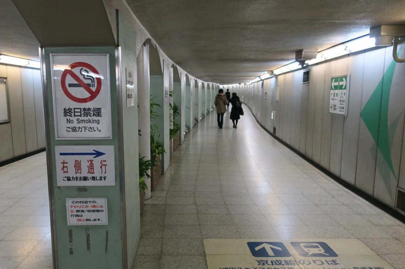 地下に眠る京成上野駅の秘密, 参詣客輸送に賭けた1903年の挑戦, 市営交通政策が生んだ壁, 皇室御料地を巡る延伸の難関