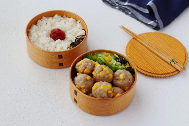 レンジ1回加熱で2品！「レンジでコーン焼売」「野菜の海苔ナムル」2品弁当, レンジでコーン焼売, 野菜の海苔ナムル, 2品弁当の詰め方プロセス, 「心が楽になる2品弁当」のルール