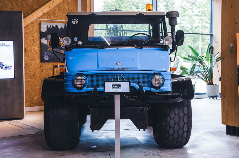 Everybody loves a Unimog., Boehringer Unimog U6 Prototype, Unimog 70200/2010, Unimog U411, Unimog 2010 – Swiss Army, Unimog U416a, Unimog U5023, MB-Trac 1800 Intercooler, Unimog Chassis Cutaway, Unimog U402 – Klosters Fire Department, Brabus Unimog U500, Unimog U1650 Railroad Truck, Mini Unimogs, Unimog - Transformers, Unimog U406, Unimog UGE U530, Unimog U1300 L, Unimog U401, MB-Trac 700, Unimog U425, Unimog U404, Mercedes Zetros, Unimog UHE