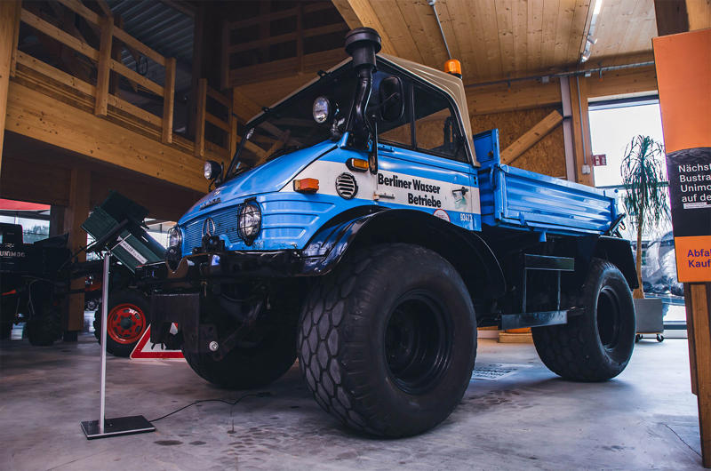 Everybody loves a Unimog., Boehringer Unimog U6 Prototype, Unimog 70200/2010, Unimog U411, Unimog 2010 – Swiss Army, Unimog U416a, Unimog U5023, MB-Trac 1800 Intercooler, Unimog Chassis Cutaway, Unimog U402 – Klosters Fire Department, Brabus Unimog U500, Unimog U1650 Railroad Truck, Mini Unimogs, Unimog - Transformers, Unimog U406, Unimog UGE U530, Unimog U1300 L, Unimog U401, MB-Trac 700, Unimog U425, Unimog U404, Mercedes Zetros, Unimog UHE
