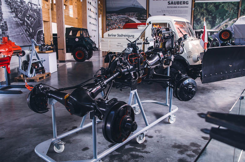Everybody loves a Unimog., Boehringer Unimog U6 Prototype, Unimog 70200/2010, Unimog U411, Unimog 2010 – Swiss Army, Unimog U416a, Unimog U5023, MB-Trac 1800 Intercooler, Unimog Chassis Cutaway, Unimog U402 – Klosters Fire Department, Brabus Unimog U500, Unimog U1650 Railroad Truck, Mini Unimogs, Unimog - Transformers, Unimog U406, Unimog UGE U530, Unimog U1300 L, Unimog U401, MB-Trac 700, Unimog U425, Unimog U404, Mercedes Zetros, Unimog UHE