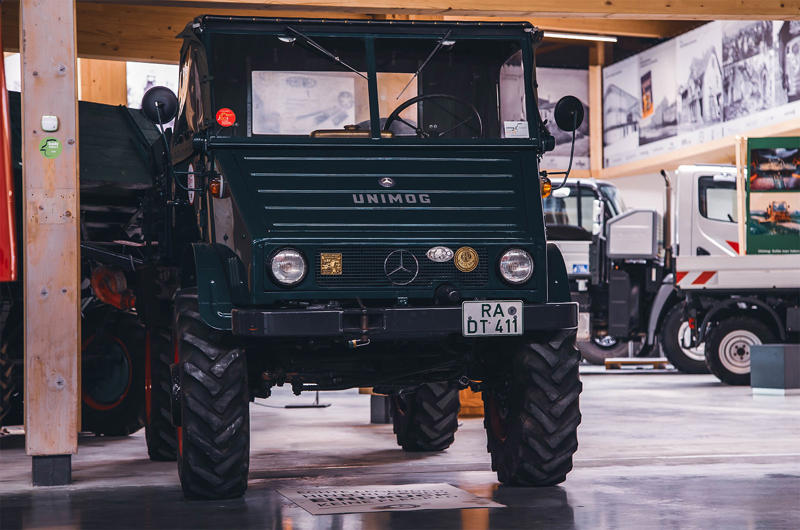 Everybody loves a Unimog., Boehringer Unimog U6 Prototype, Unimog 70200/2010, Unimog U411, Unimog 2010 – Swiss Army, Unimog U416a, Unimog U5023, MB-Trac 1800 Intercooler, Unimog Chassis Cutaway, Unimog U402 – Klosters Fire Department, Brabus Unimog U500, Unimog U1650 Railroad Truck, Mini Unimogs, Unimog - Transformers, Unimog U406, Unimog UGE U530, Unimog U1300 L, Unimog U401, MB-Trac 700, Unimog U425, Unimog U404, Mercedes Zetros, Unimog UHE