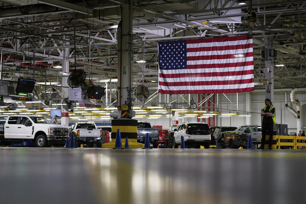 Candidate Trump promised an auto loan interest tax break, Millions of buyers could benefit, but millions of others will not, It's the assembly plant, not the automaker's headquarters that matters, Taxpayers could save hundreds of dollars a year, Some people also could see a reduction in state income taxes, The verdict is out on whether the tax break will boost sales