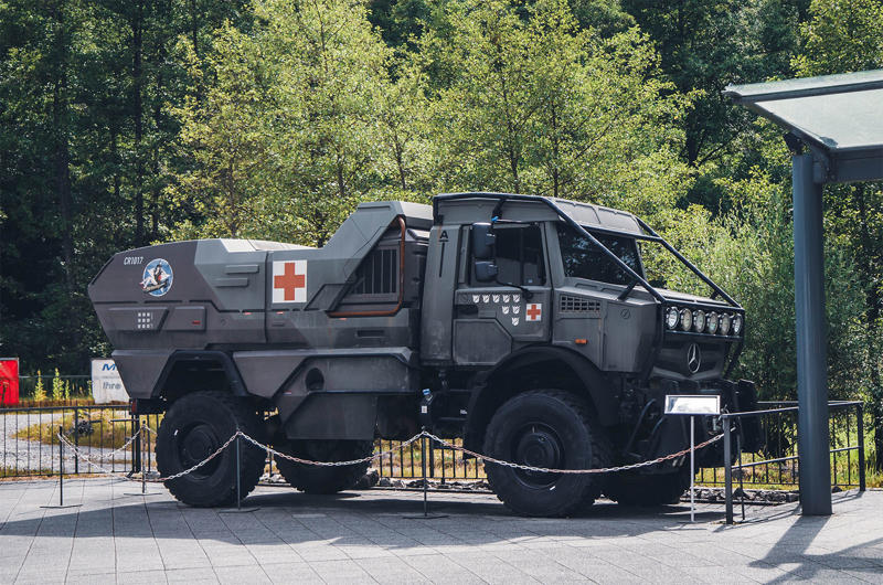 Everybody loves a Unimog., Boehringer Unimog U6 Prototype, Unimog 70200/2010, Unimog U411, Unimog 2010 – Swiss Army, Unimog U416a, Unimog U5023, MB-Trac 1800 Intercooler, Unimog Chassis Cutaway, Unimog U402 – Klosters Fire Department, Brabus Unimog U500, Unimog U1650 Railroad Truck, Mini Unimogs, Unimog - Transformers, Unimog U406, Unimog UGE U530, Unimog U1300 L, Unimog U401, MB-Trac 700, Unimog U425, Unimog U404, Mercedes Zetros, Unimog UHE
