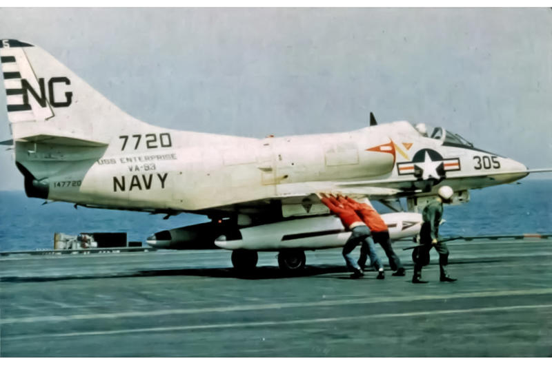 11: Hawker Sea Fury, 10: Douglas A-1 Skyraider, 9: Douglas A-4 Skyhawk, 8: Vought F-8 Crusader, 7: McDonnell Douglas F/A-18 Hornet, 6: McDonnell Douglas F-4 Phantom II, 5: BAe Sea Harrier, 4: Blackburn Buccaneer, 3: Grumman A-6 Intruder, 2: A-3 Skywarrior, 1: Grumman F-14 Tomcat