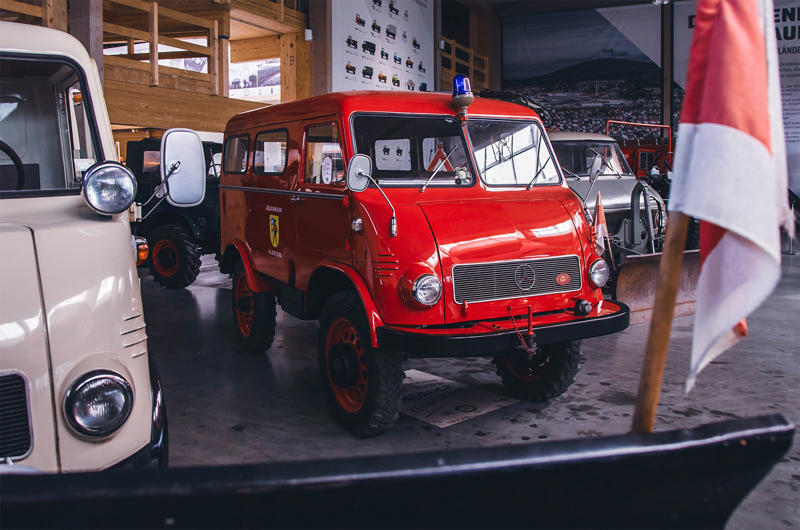 Everybody loves a Unimog., Boehringer Unimog U6 Prototype, Unimog 70200/2010, Unimog U411, Unimog 2010 – Swiss Army, Unimog U416a, Unimog U5023, MB-Trac 1800 Intercooler, Unimog Chassis Cutaway, Unimog U402 – Klosters Fire Department, Brabus Unimog U500, Unimog U1650 Railroad Truck, Mini Unimogs, Unimog - Transformers, Unimog U406, Unimog UGE U530, Unimog U1300 L, Unimog U401, MB-Trac 700, Unimog U425, Unimog U404, Mercedes Zetros, Unimog UHE