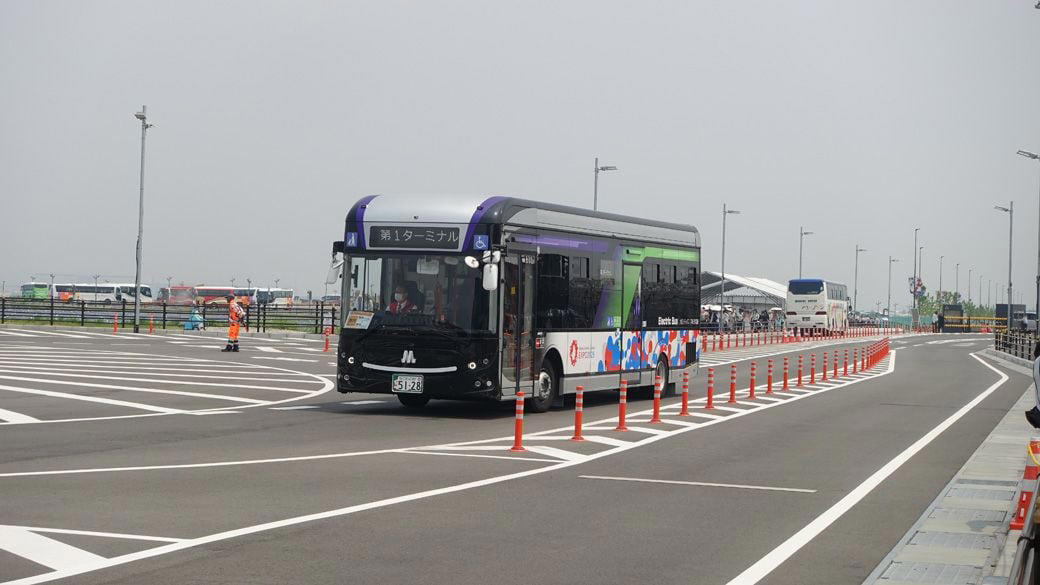 東→西ゲートへバスor徒歩　メリットは「別の意味で景色が楽しい！」, 暑いけど…徒歩での移動も可能, ファストパス的な使い方もできる？優先入場できてオトクな旅客船航路, 意外と使える、新・シャトルバス！ただし、予約システムが…, 暑さ対策は万全に、目指せ「西ゲート・スイスイ入場」！