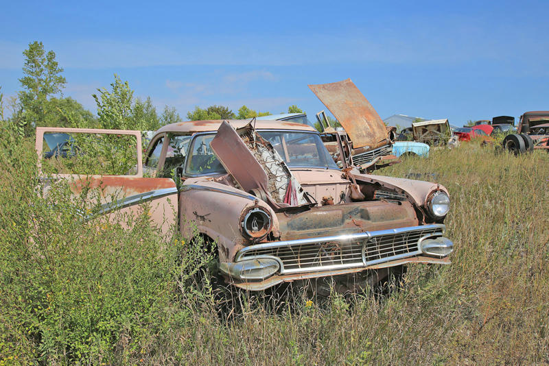 MERCURY CUSTOM - 1953, ALFA ROMEO GIULIETTA SPIDER, RENAULT ALLIANCE CONVERTIBLE, PONTIAC - 1934, TOYOTA COROLLA - SR5, OLDSMOBILE VISTA CRUISER - 1974, CHEVROLET SEDAN DELIVERY, OLDSMOBILE 88 - 1956, MORRIS MINOR, CHEVROLET BEL AIR - 1959, PLYMOUTH SPECIAL DELUXE - 1949, CHEVROLET EL CAMINO - 1975, PONTIAC BONNEVILLE CONVERTIBLE - 1964, PONTIAC CATALINA - 1968, CHEVROLET - 1964, DODGE WAYFARER - 1950, BUICK RIVIERA, CADILLAC ELDORADO - 1977, FORD THUNDERBIRD - 1996, CHEVROLET MASTER DELUXE - 1939, CHEVROLET 210 - 1956, DODGE - 1937, AMGENERAL JEEP DJ - 1975, BUICK SPECIAL - 1939, CHEVROLET VEGA KAMMBACK, FORD - 1956, DODGE RV - 1974, FORD GALAXIE - 1957, CHEVROLET IMPALA - 1961, NASH AMBASSADOR - 1939, FORD COURIER - 1955, CHRYSLER NEWPORT - 1966, FORD THUNDERBIRD - 1963, CHEVROLET CORVETTE - C4, FORD GALAXIE 500 - 1973, CHRYSLER WINDSOR - 1959, INTERNATIONAL SCOUT, FORD GALAXIE - 1959, OLDSMOBILE 88 - 1968, CHRYSLER LEBARON - 1979, THE YARD