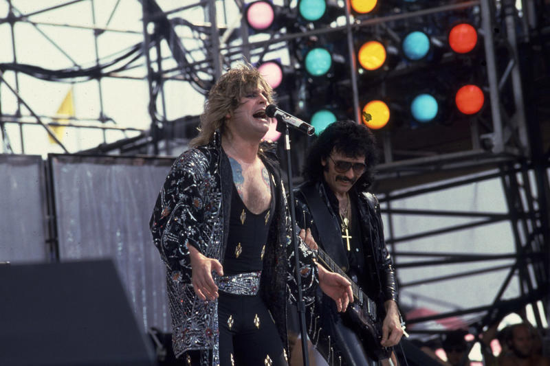 'Music changed the world that day' Ozzy Osbourne's death, Years of battling health problems, Parkinson's, He described the illness as "h*ll", Not everything was due to Parkinson's, Injury caused by an ATV accident, Little by little he became immobile, “I carried on working with it", Metal rods in his spine, In 2019, "everything came undone", Four operations between 2019 and 2023, "I can't do it anymore", He gave one last show, "You've got no idea how I feel", His last Instagram post