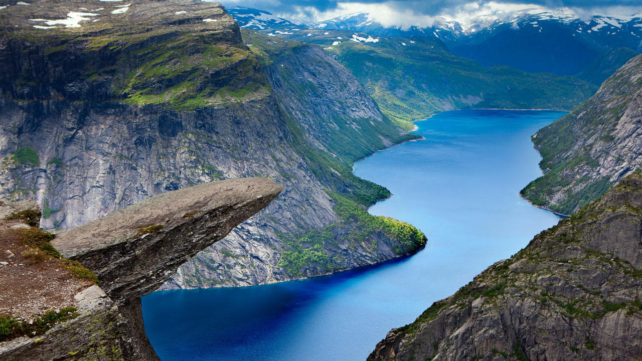 6. TROLLTUNGA, NORWAY: This epic cliff jutting out over a stunning lake in Norway offers one of the most adventurous viewpoints in the world. After a challenging hike, you’re rewarded with panoramic views of snow-covered mountains and deep blue fjords that stretch for miles. 1. SANTORINI, GREECE: Famous for its whitewashed buildings and cerulean-domed churches, Santorini offers one of the most iconic sunsets in the world. Perched on volcanic cliffs overlooking the Aegean Sea, Oia village becomes a golden dream as the sun dips below the horizon. It’s no wonder this island is a top romantic getaway., 2. BANFF NATIONAL PARK, CANADA: Nestled in the Canadian Rockies, Banff National Park is a paradise for nature lovers. The turquoise waters of Lake Louise and Moraine Lake, surrounded by snow-capped peaks and alpine forests, offer picture-perfect scenery in every season., 3. MACHU PICCHU, PERU: One of the Seven Wonders of the World, Machu Picchu sits 7,970 feet above sea level in the Andes Mountains. The ancient Incan city is shrouded in mist and mystery, offering panoramic views of lush green peaks and dramatic valleys that leave travelers in awe., 4. THE GRAND CANYON, USA: A UNESCO World Heritage Site, the Grand Canyon is a geological marvel carved by the Colorado River over millions of years. Its layered red rock formations and expansive vistas are best viewed from the South Rim or via a scenic helicopter tour., 5. FIORDLAND NATIONAL PARK, NEW ZEALAND: Home to the stunning Milford Sound, Fiordland is a pristine wilderness of dramatic fjords, waterfalls, and towering cliffs. Whether you explore it by boat, kayak, or hiking trail, every angle reveals a new jaw-dropping view., 6. TROLLTUNGA, NORWAY: This epic cliff jutting out over a stunning lake in Norway offers one of the most adventurous viewpoints in the world. After a challenging hike, you’re rewarded with panoramic views of snow-covered mountains and deep blue fjords that stretch for miles., 7. VICTORIA FALLS, ZAMBI: Known as “The Smoke That Thunders,” Victoria Falls is one of the largest and most spectacular waterfalls on Earth. During the rainy season, the sheer volume of water creates a mist that can be seen from miles away, adding to the wonder of this natural marvel., 8. PETRA, JORDAN: Carved into rose-colored rock, Petra is an archaeological wonder and a photographer’s dream. The sight of the Treasury emerging from narrow sandstone canyons (Siq) is nothing short of breathtaking, especially at sunrise or by candlelight during Petra by Night., 9. MOUNT EVEREST BASE CAMP, NEPAL: For trekkers and climbers, the journey to Everest Base Camp is as rewarding as the destination itself. Surrounded by the towering Himalayas and colorful prayer flags fluttering in the wind, the views are both humbling and spiritually uplifting., 10. ANTELOPE CANYON, USA: Located in Arizona, Antelope Canyon is a slot canyon known for its smooth, wave-like sandstone walls. When sunlight beams down into the narrow crevices, it creates an ethereal play of light and shadow that feels like stepping into another world.