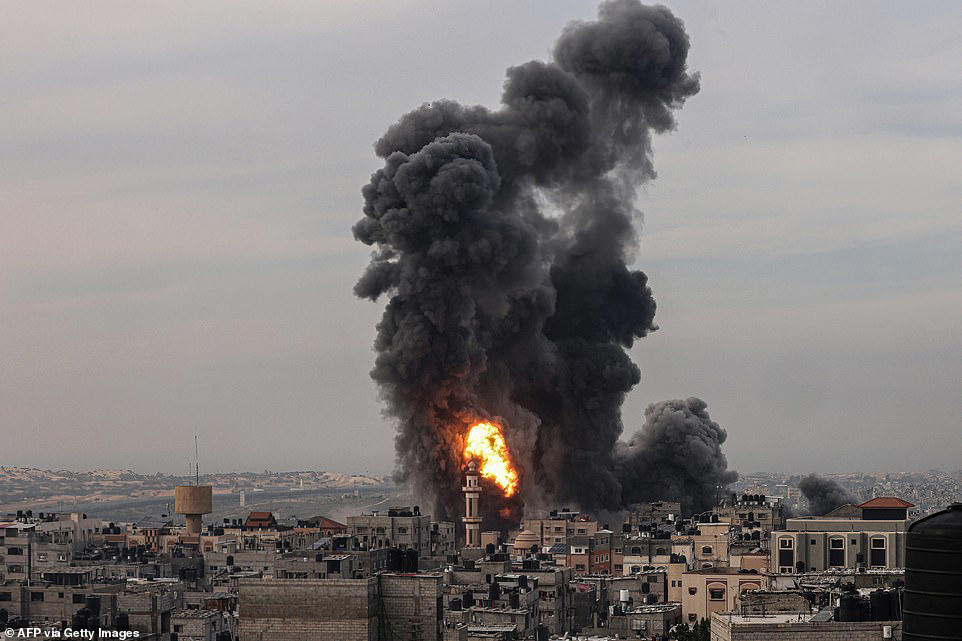 'It is a concentration camp': Ex-Israeli PM blasts Gaza relocation plan