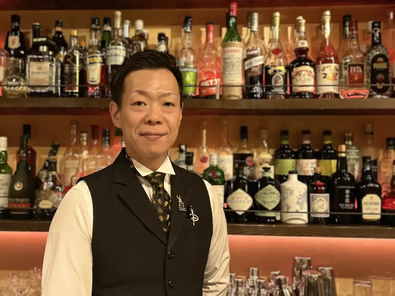 華やかで美しい アップルマンゴーと薔薇のカクテル　1,800円, 魅惑の隠れ家的オーセンティックバー, 北海道出身の店主が横須賀でバーテンダーに, 未知からのスタート, バーテンダーとして大切なことは？