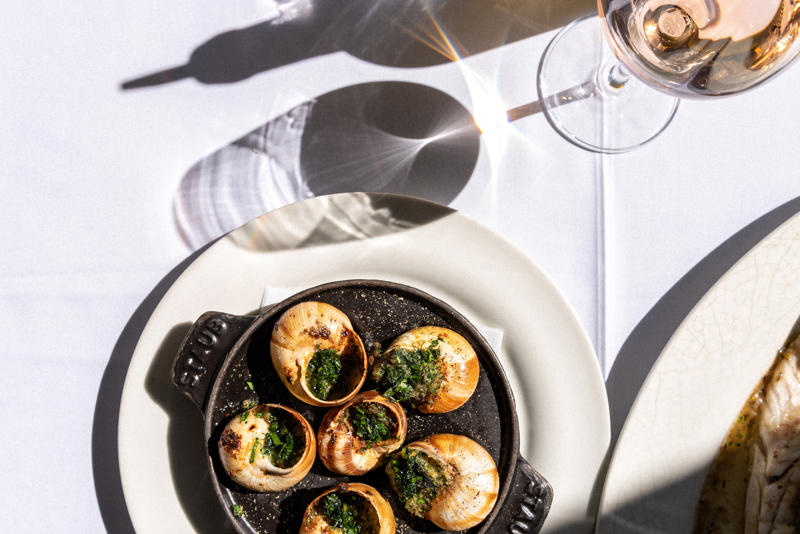 Les 2 Garçons, Paulette, Maison François, Casse-Croûte, Bouchon Racine , 64 Goodge Street, La Poule au Pot, The French House, Chez Bruce, Le Colombier, 40 Maltby Street, Bistro Freddie, Gauthier Soho, Galvin Bistrot & Bar, L’Escargot, Josephine Bistro, Chelsea, La Petite Maison, Alain Ducasse at The Dorchester