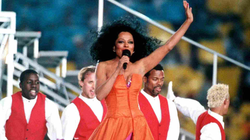 1996 – Diana Ross 2004 – Janet Jackson & Justin Timberlake, 2006 – The Rolling Stones, 1991 – New Kids on the Block, 2014 – Bruno Mars & Red Hot Chili Peppers, 1993 – Michael Jackson, 2019 – Maroon 5, Travis Scott, Big Boi, 2009 – Bruce Springsteen, 1997 – Blues Brothers with Dan Aykroyd, 2011 – Black Eyed Peas, Usher, Slash, 2007 – Prince, 1995 – Indiana Jones-themed Halftime by Disney, 1990 – “Salute to New Orleans”, 2016 – Coldplay, Beyoncé, Bruno Mars, 2021 – The Weeknd, 2000 – Phil Collins, Christina Aguilera (Disney), 1996 – Diana Ross, 2003 – Shania Twain, No Doubt, Sting, 2023 – Rihanna, 1989 – “BeBop Bamboozled” with Elvis Presto, 2025 – Kendrick Lamar