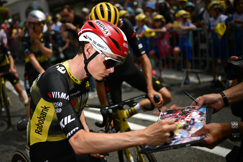 Tour de France Stage 16 LIVE, Split in the breakaway, Geraint Thomas' final Tour, 36 riders in the break, Vingegaard on breaking Pogacar, Milan's points jersey in danger, Original breakaway brought back, Lipowitz leads fight for final podium place, Weather check, 'You cannot hide' on Mont Ventoux - Jonas Vingegaard, Delettre in no-man's-land, Roglic at the back, UAE keep watch, Pogacar into the KOM lead?, Trio up the road, Attacks everywhere, Flag drop, Vingegaard willing to sacrifice second place to go for yellow, Van der Poel's exit continues mixed Tour for Alpecin-Deceuninck, Mathieu van der Poel forced to abandon Tour de France with pneumonia, Neutralised start, Stage 16 prediction, Stage 16 preview, Movers and shakers on GC, Tadej Pogacar - 'Beyond happiness', 'I was so happy I forgot to celebrate' - Tim Wellens, General classification after stage 15, Stage 15 results, Stage 15 report, Stage 16 start time, Stage 16 route map and profile, Stage 16 preview, Good morning