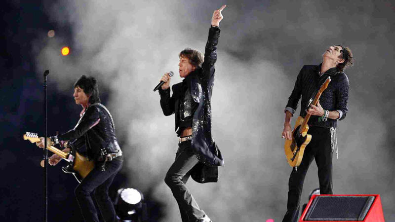 2006 – The Rolling Stones 2004 – Janet Jackson & Justin Timberlake, 2006 – The Rolling Stones, 1991 – New Kids on the Block, 2014 – Bruno Mars & Red Hot Chili Peppers, 1993 – Michael Jackson, 2019 – Maroon 5, Travis Scott, Big Boi, 2009 – Bruce Springsteen, 1997 – Blues Brothers with Dan Aykroyd, 2011 – Black Eyed Peas, Usher, Slash, 2007 – Prince, 1995 – Indiana Jones-themed Halftime by Disney, 1990 – “Salute to New Orleans”, 2016 – Coldplay, Beyoncé, Bruno Mars, 2021 – The Weeknd, 2000 – Phil Collins, Christina Aguilera (Disney), 1996 – Diana Ross, 2003 – Shania Twain, No Doubt, Sting, 2023 – Rihanna, 1989 – “BeBop Bamboozled” with Elvis Presto, 2025 – Kendrick Lamar