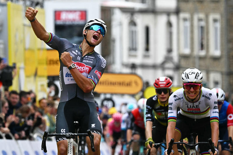 Tour de France Stage 16 LIVE, Split in the breakaway, Geraint Thomas' final Tour, 36 riders in the break, Vingegaard on breaking Pogacar, Milan's points jersey in danger, Original breakaway brought back, Lipowitz leads fight for final podium place, Weather check, 'You cannot hide' on Mont Ventoux - Jonas Vingegaard, Delettre in no-man's-land, Roglic at the back, UAE keep watch, Pogacar into the KOM lead?, Trio up the road, Attacks everywhere, Flag drop, Vingegaard willing to sacrifice second place to go for yellow, Van der Poel's exit continues mixed Tour for Alpecin-Deceuninck, Mathieu van der Poel forced to abandon Tour de France with pneumonia, Neutralised start, Stage 16 prediction, Stage 16 preview, Movers and shakers on GC, Tadej Pogacar - 'Beyond happiness', 'I was so happy I forgot to celebrate' - Tim Wellens, General classification after stage 15, Stage 15 results, Stage 15 report, Stage 16 start time, Stage 16 route map and profile, Stage 16 preview, Good morning