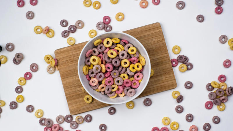 3. Sugary Breakfast Cereals 1. Processed Meats, 2. Packaged Baked Goods, 3. Sugary Breakfast Cereals, 4. Energy Drinks, 5. Processed Cheese & Cheese Products, 6. Frozen Chicken Nuggets, 7. Artificial Coffee Creamers, 8. Pop-Tarts, 9. Instant Noodles, 10. Soda, 1. Popcorn, 2. Canned Fish, 3. Canned Beans, 4. Tofu & Tempeh, 5. High-Fiber Breakfast Cereals, 6. Pickles, 7. Frozen Vegetables, 8. Dried Fruits, 9. Frozen Fruit, 10. Whole Grain Crackers