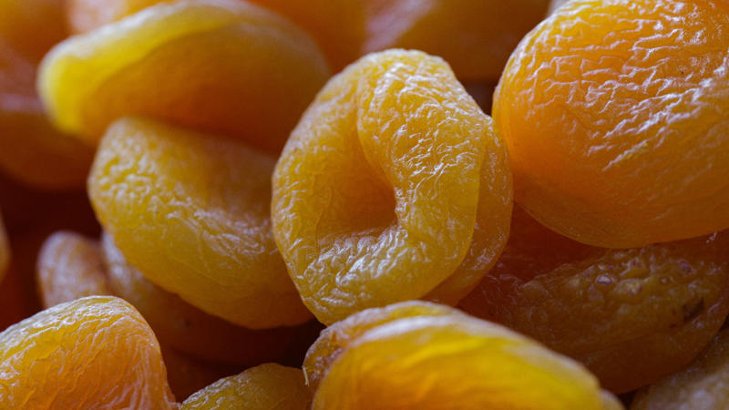 8. Dried Fruits 1. Processed Meats, 2. Packaged Baked Goods, 3. Sugary Breakfast Cereals, 4. Energy Drinks, 5. Processed Cheese & Cheese Products, 6. Frozen Chicken Nuggets, 7. Artificial Coffee Creamers, 8. Pop-Tarts, 9. Instant Noodles, 10. Soda, 1. Popcorn, 2. Canned Fish, 3. Canned Beans, 4. Tofu & Tempeh, 5. High-Fiber Breakfast Cereals, 6. Pickles, 7. Frozen Vegetables, 8. Dried Fruits, 9. Frozen Fruit, 10. Whole Grain Crackers