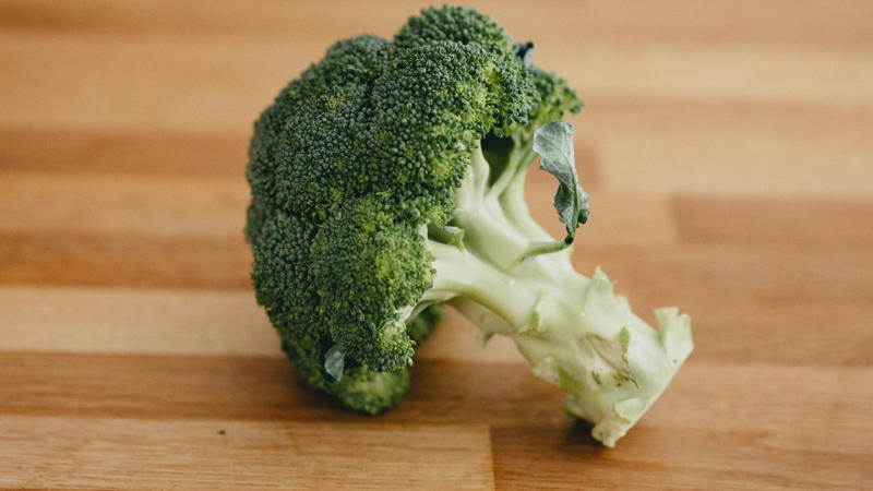 10. Broccoli Boosts Skin Immunity 1. Sweet Potatoes Reduce Inflammation, 2. Sunflower Seeds Support Collagen Production, 3. Red Grapes Defend Against UV Damage, 4. Bell Peppers Brighten Complexion, 5. Green Tea Reduces Acne Flare-Ups, 6. Avocados Improve Skin Elasticity, 7. Walnuts Provide Essential Skin Nutrients, 8. Tomatoes Shield Skin From The Sun, 9. Fatty Fish Fight Skin Aging, 10. Broccoli Boosts Skin Immunity, 11. Oranges Enhance Skin Radiance, 12. Carrots Help Prevent Acne, 13. Turmeric Clears Skin Inflammation, 14. Kiwi Repairs Damaged Skin, 15. Blueberries Protect Against Premature Aging, 16. Dark Chocolate Hydrates Skin, 17. Mushrooms Improve Skin Tone, 18. Cucumber Soothes Irritated Skin, 19. Almonds Protect Against UV Damage, 20. Watermelon Helps With Hydration