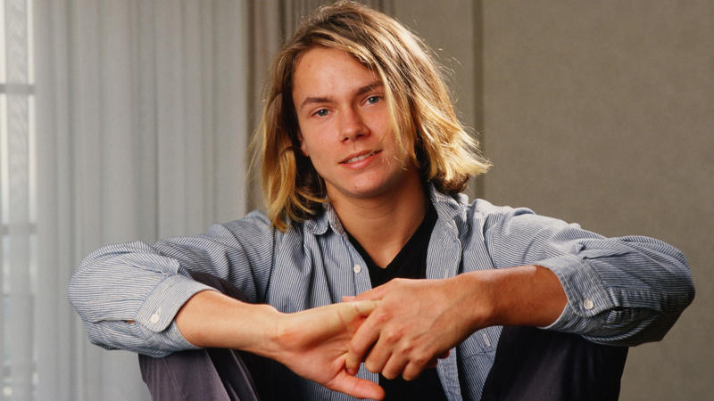 River Phoenix (1970–1993) Lived fast and died young, James Dean (1931–1955), River Phoenix (1970–1993), Heath Ledger (1979–2008), Jean Harlow (1911–1937), Anton Yelchin (1989–2016), Sharon Tate (1943–1969), Brad Renfro (1982–2008), Brittany Murphy (1977–2009), Jonathan Brandis (1976–2003), Corey Haim (1971–2010), Aaliyah (1979–2001), Tupac Shakur (1971–1996), Brandon Lee (1965–1993)