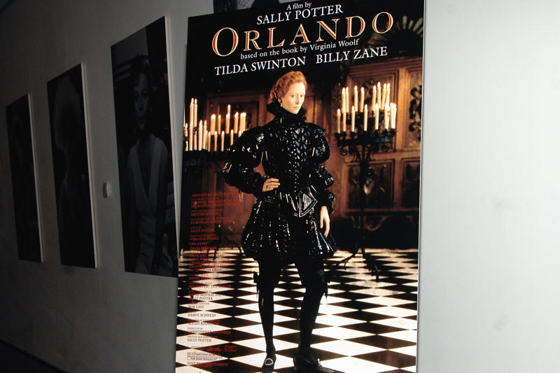 Tilda Swinton – 'Orlando' (1992) Challenging gender stereotypes, Diana Rigg - 'Theatre of Blood' (1973), Julie Andrews – 'Victor Victoria' (1981), Barbra Streisand – 'Yentl' (1983), Linda Hunt - 'The Year of Living Dangerously' (1983), Tilda Swinton – 'Orlando' (1992), Hilary Swank – 'Boys Don’t Cry' (1999), Cate Blanchett – 'I’m Not There' (2007), Johanna Wokalek - 'Pope Joan' (2009), Glenn Close – 'Albert Nobbs' (2011)