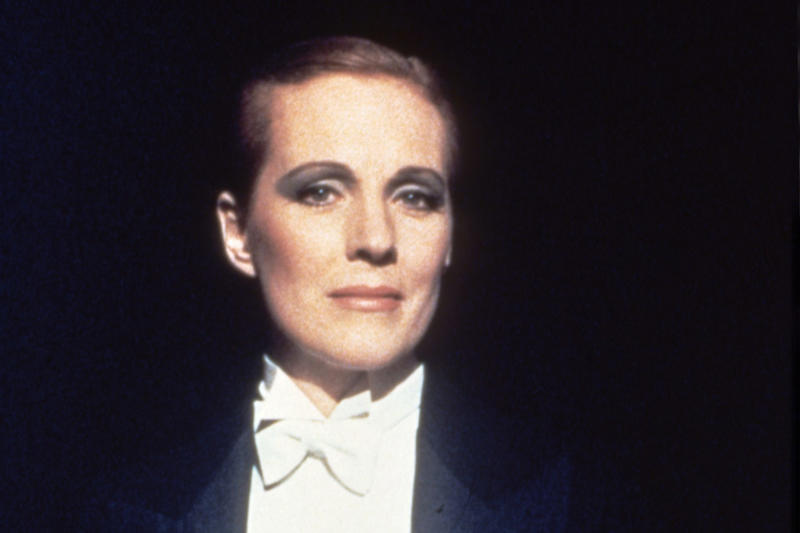 Julie Andrews – 'Victor Victoria' (1981) Challenging gender stereotypes, Diana Rigg - 'Theatre of Blood' (1973), Julie Andrews – 'Victor Victoria' (1981), Barbra Streisand – 'Yentl' (1983), Linda Hunt - 'The Year of Living Dangerously' (1983), Tilda Swinton – 'Orlando' (1992), Hilary Swank – 'Boys Don’t Cry' (1999), Cate Blanchett – 'I’m Not There' (2007), Johanna Wokalek - 'Pope Joan' (2009), Glenn Close – 'Albert Nobbs' (2011)