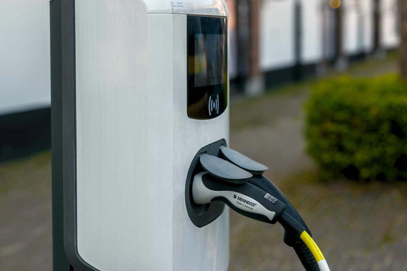 全米40%揺るがすZEV撤回, ZEV100%目標の現実的限界, 投資二重化が招く資本圧迫, 棲み分け再定義による成長軸, 誤算からの戦略修正