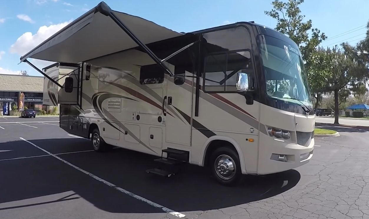 Forest River Georgetown GT5 Hitting the Road With Your Best Friend, Winnebago Forza, Tiffin Allegro RED, Newmar Ventana, Entegra Aspire, Thor Palazzo, Jayco Seneca, Winnebago Adventurer, Forest River Georgetown GT5, Newmar Dutch Star, Fleetwood Bounder, Airstream Classic, Coachmen Mirada, Thor Aria, Winnebago Minnie Winnie, Holiday Rambler Vacationer, Newmar Bay Star, Coachmen Leprechaun, Tiffin Wayfarer, Leisure Travel Vans Wonder