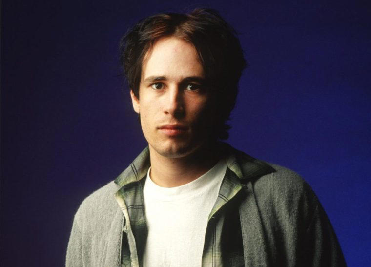 Please Please, Please Let Me Get What I Want – Gavin Clark, Make You Feel My Love – Adele, Hurt – Johnny Cash, Valerie – Amy Winehouse, I Will Always Love You – Whitney Houston, Go West – The Pet Shop Boys, Torn – Natalie Imbruglia, Nothing Compares 2 U – Sinéad O’Connor, Red Red Wine – UB40, Emotion – Destiny’s Child, Fell In Love With A Boy – Joss Stone, At Last – Etta James, “Fields of Gold” – Eva Cassidy, Lilac Wine – Miley Cyrus, All Along The Watchtower – Jimi Hendrix, Tainted Love – Soft Cell, Song to the Siren – This Mortal Coil, Smells Like Teen Spirit – Tori Amos, Running Up That Hill – Chromatics, Hallelujah – Jeff Buckley