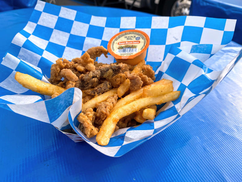 Ostrich smashburger, Chick-N-Que, Gators and taters, Chester's Gators &amp; Taters, Pizza on a stick, Spaghetti Eddie's, Pulled pork and mac and cheese burrito, Low N Slow Catering, Cinnamon roll, Demetri's, Frozen banana, Goertze's, Orange and vanilla dole whip, Tropical Delights