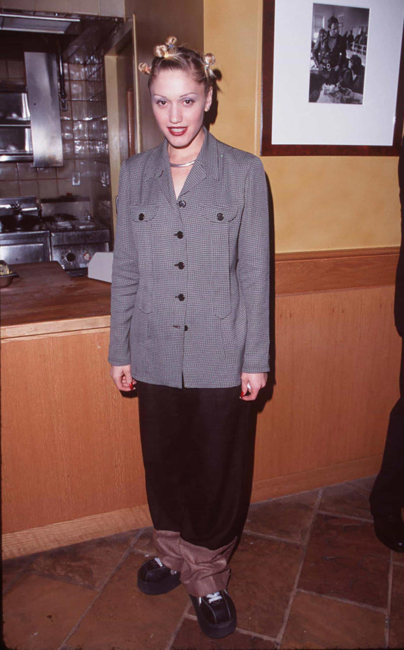 Gwen Stefani '90s fashion icons: then and now, Gwen Stefani, Sarah Jessica Parker, Backstreet Boys, Christina Aguilera, Spice Girls, Courtney Love, Mary-Kate and Ashley Olsen, Will Smith, Karyn Parsons, Gabrielle Union, Lisa Bonet, Alicia Silverstone, Brandy Norwood, Drew Barrymore, Naomi Campbell, Liv Tyler, Winona Ryder, Jennifer Aniston, Jennifer Anniston, Uma Thurman, Christina Applegate, Claire Danes, Kate Moss, Fiona Apple, Janet Jackson