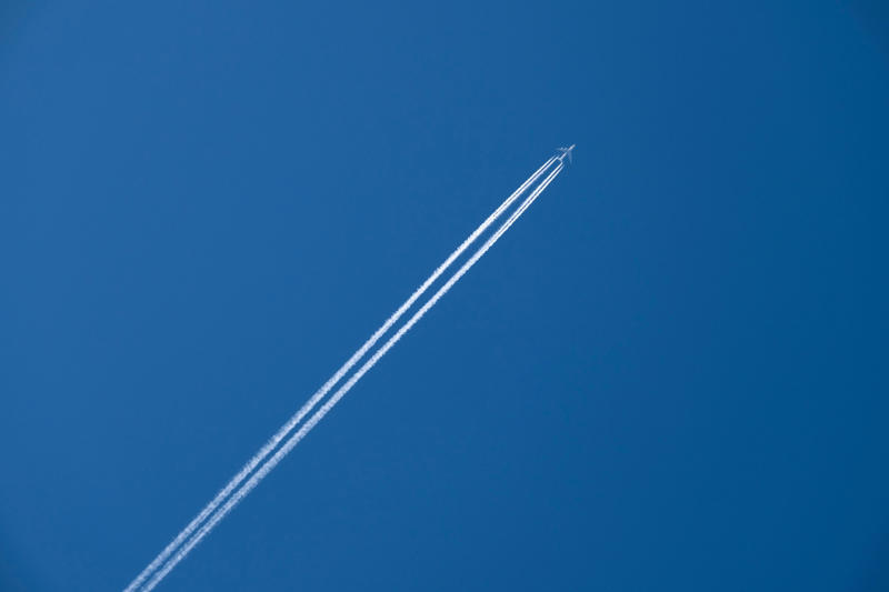 How is flight distance measured?, Spherical flight path, Flying in a three-dimensional world, Tony Jannus (1889–1916), World's first commercial flight, 10. Fort Lauderdale-North Bimini, 8. Damman-Bahrain, 6. Kasane-Victoria Falls, 4. Sint Maarten-Sint Eustatius, 2. Sint Maarten-Saint Barthélemy, The world's longest international nonstop commercial flights, 9. Shenzhen-Mexico City, 7. Auckland-New York (JFK), 5. Dallas-Melbourne, 3. Auckland-Qatar