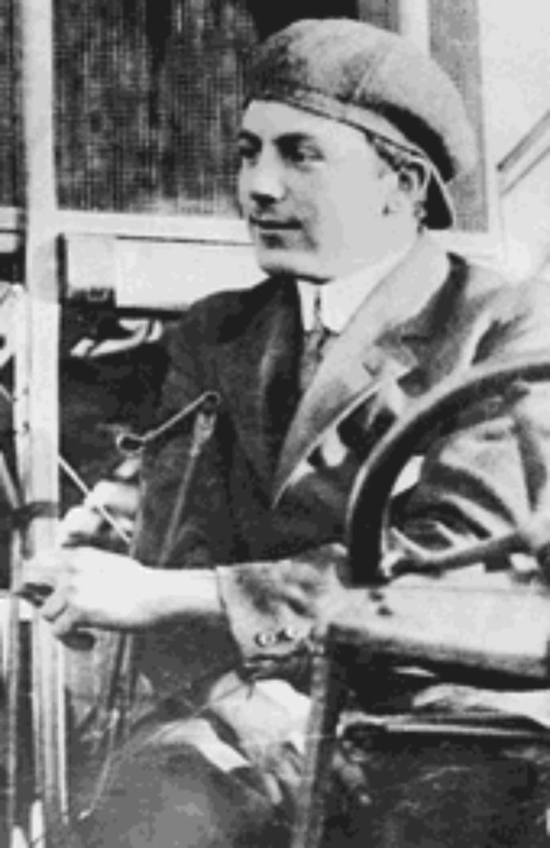 How is flight distance measured?, Spherical flight path, Flying in a three-dimensional world, Tony Jannus (1889–1916), World's first commercial flight, 10. Fort Lauderdale-North Bimini, 8. Damman-Bahrain, 6. Kasane-Victoria Falls, 4. Sint Maarten-Sint Eustatius, 2. Sint Maarten-Saint Barthélemy, The world's longest international nonstop commercial flights, 9. Shenzhen-Mexico City, 7. Auckland-New York (JFK), 5. Dallas-Melbourne, 3. Auckland-Qatar