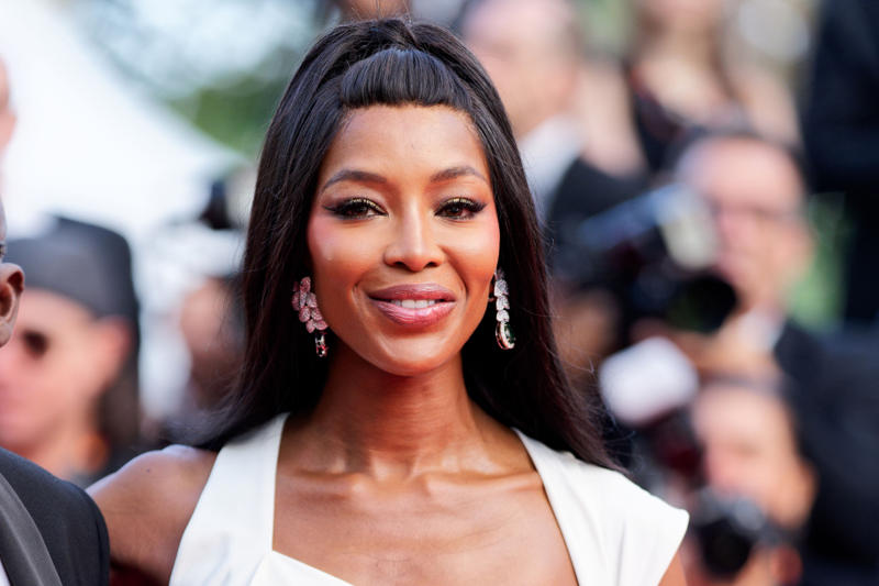 Naomi Campbell '90s fashion icons: then and now, Gwen Stefani, Sarah Jessica Parker, Backstreet Boys, Christina Aguilera, Spice Girls, Courtney Love, Mary-Kate and Ashley Olsen, Will Smith, Karyn Parsons, Gabrielle Union, Lisa Bonet, Alicia Silverstone, Brandy Norwood, Drew Barrymore, Naomi Campbell, Liv Tyler, Winona Ryder, Jennifer Aniston, Jennifer Anniston, Uma Thurman, Christina Applegate, Claire Danes, Kate Moss, Fiona Apple, Janet Jackson